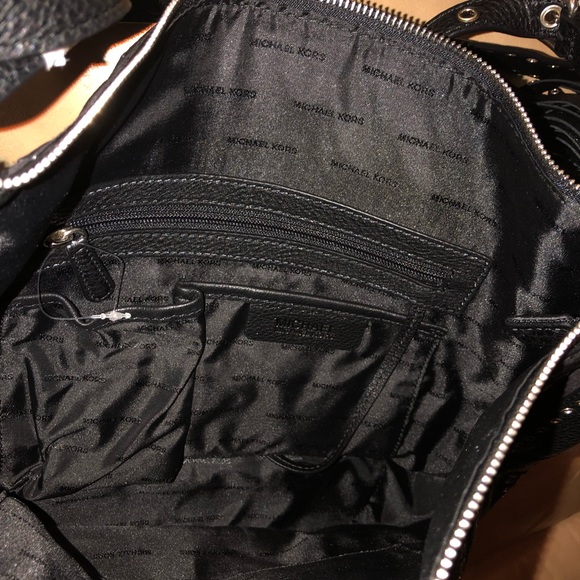 Michael Kors large feed bag with grommet detail - Picture 3 of 3